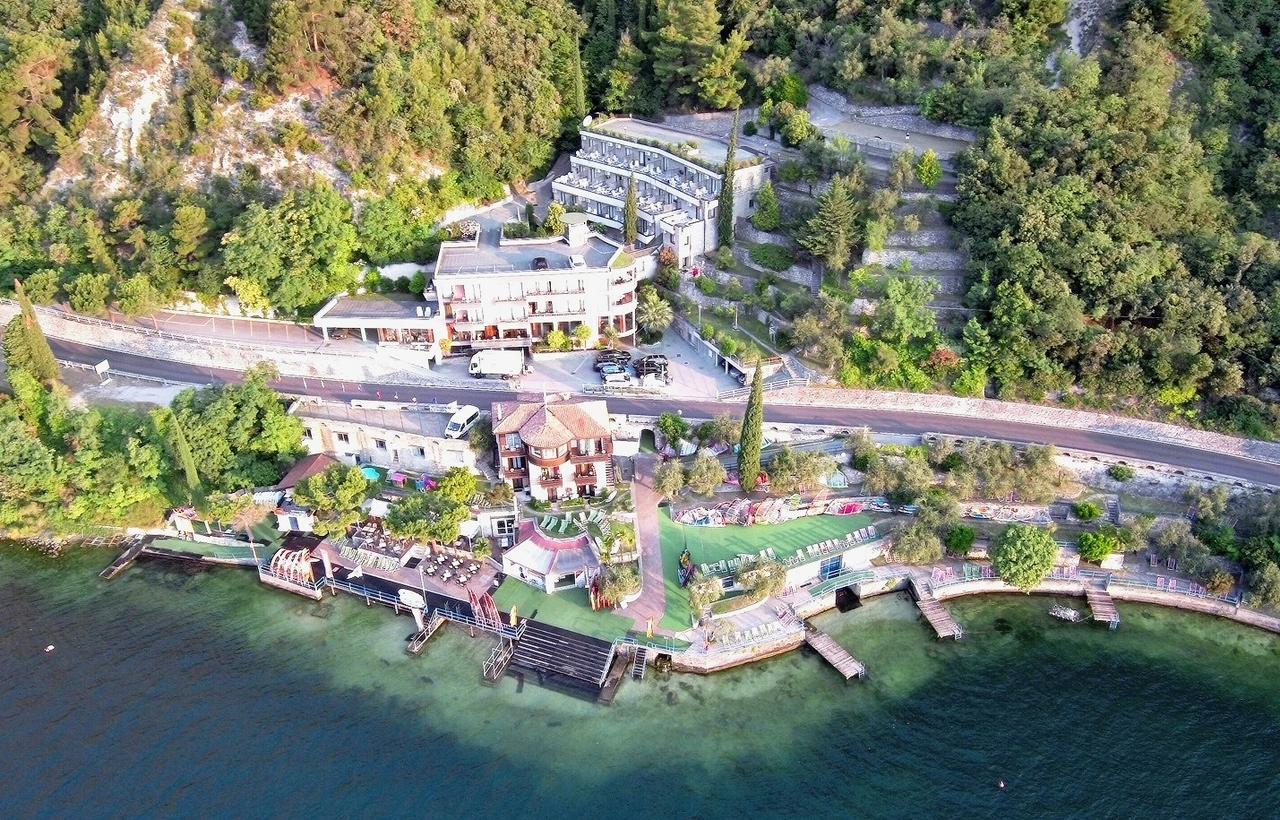 Surf Hotel Pier - Montagnoli Group Limone sul Garda Kültér fotó